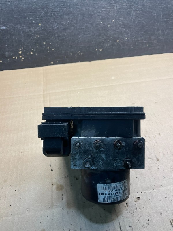 2002-2005 Mercedes W203 C230 CLK500 ABS Anti Lock Brake Pump Module w6641 DG