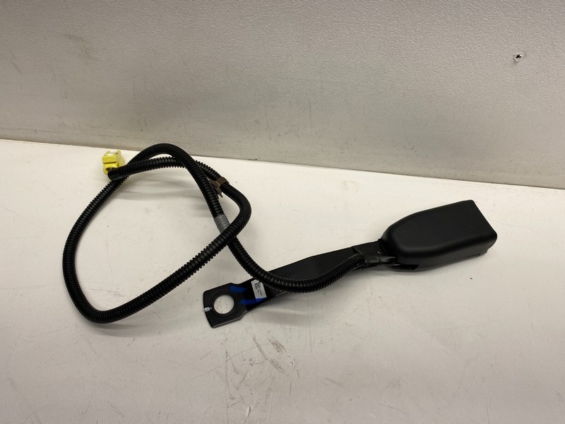 2020-2025 SUBARU LEGACY RIGHT FRONT SEATBELT BUCKLE LATCH RECEIVER BLACK OEM