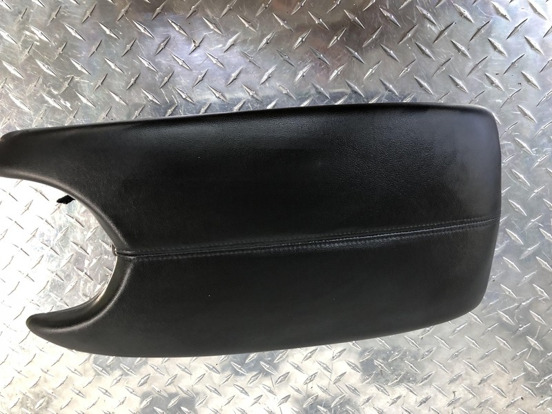 2013-2018 CADILLAC ATS CENTER CONSOLE ARM REST BLACK WITH STORAGE OEM