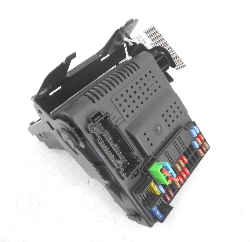 Volvo XC90 Central Electrical Fuse Relay Control Module OEM 2007