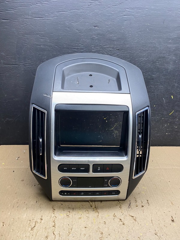2007 - 2010 Ford Edge Heater Climate Control Radio Control Dash Bezel U5611 DG