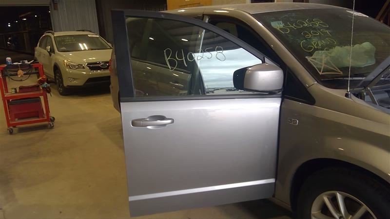 CARAVAN 2019 Front Door 3299255