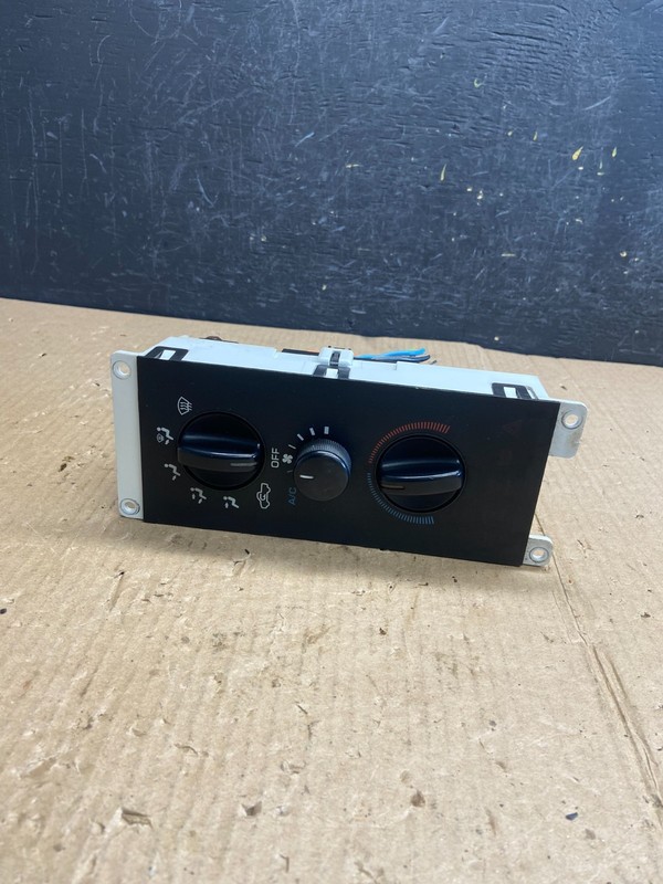 1994 to 1997 Dodge Ram 1500 Climate Control Heater A/C Panel ae4011 DG