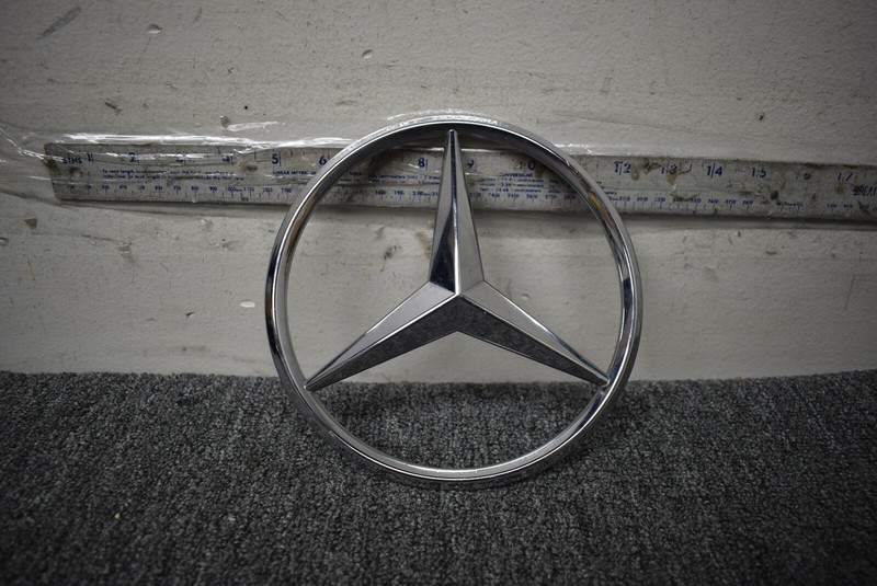 2012-2014 MERCEDES BENZ ML550 FRONT EMBLEM GRILLE FACTORY OEM
