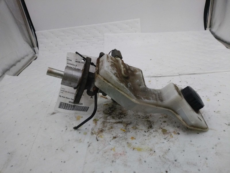 2010 Mazda 3 Brake Master Cylinder OEM BPYS4340Z 142K Miles - Used