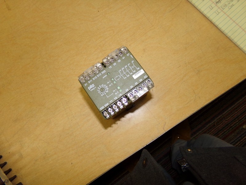 Pilz PNOZ V30 S 24VDC 474790 Safety Relay 160305 *FREE SHIPPING*