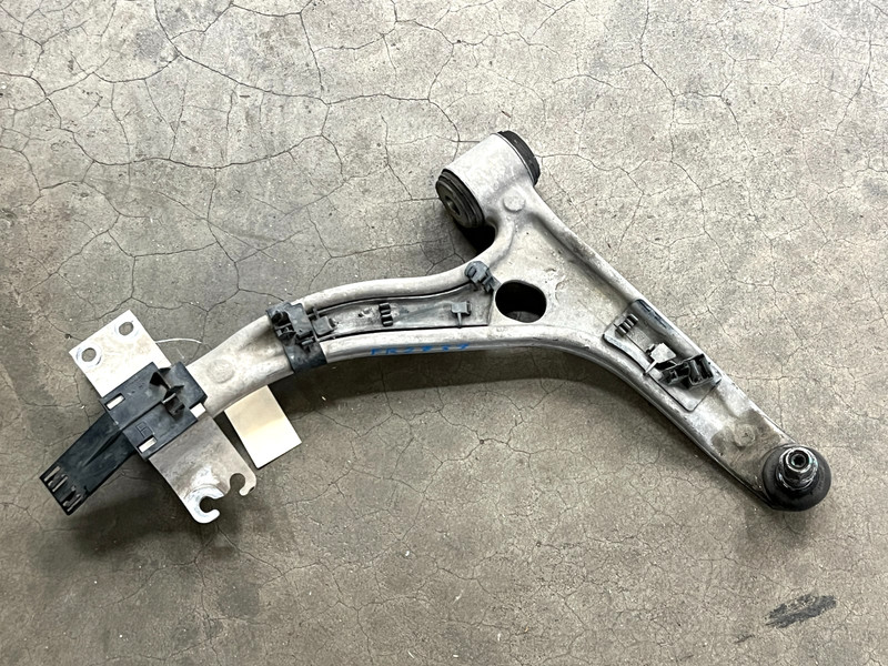 ⭐2014-2019 MERCEDES CLA250 FWD FRONT RIGHT PASS LOWER CONTROL ARM OEM LOT2739