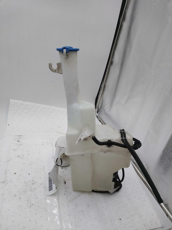 2019 Hyundai KONA Washer Fluid Reservoir OEM 98610J9100 Grey 81K Miles