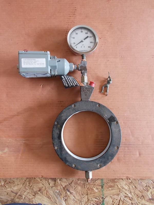 Allen Bradley 836T-T251JX9 Pressure Control Assembly w/ Gauge *FREE SHIPPING*