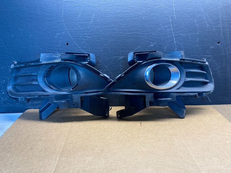 2013-2016 Ford Fusion Front Bumper Left+Right Set Fog Light Bezel Trim AD7438 DG