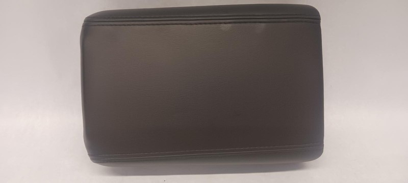 09-'12 CHEVROLET TRAVERSE center Console lid armrest OEM Grade A!