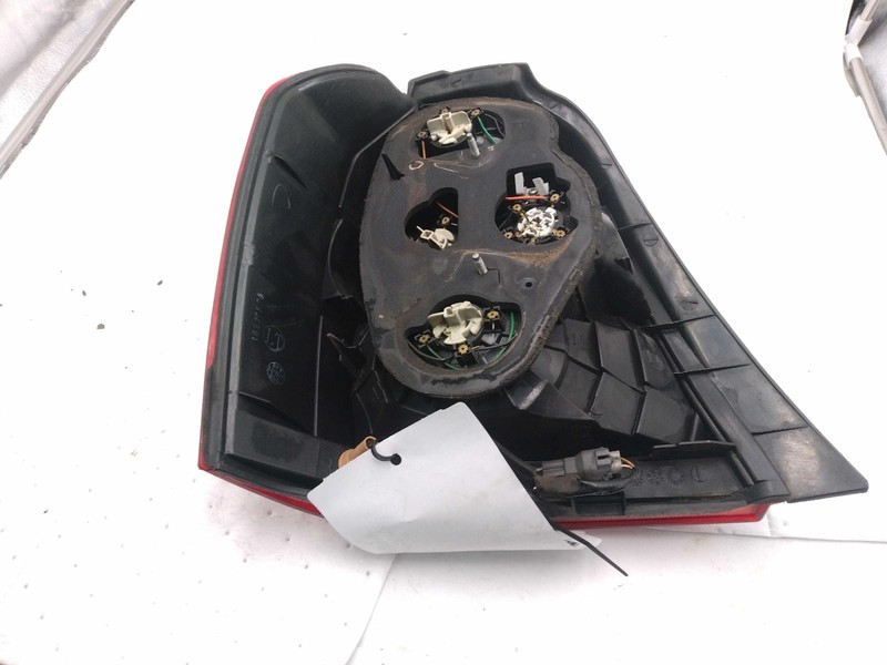 2004-2007 Toyota Highlander Right Tail Light Assembly Black - Scratches & Scuffs