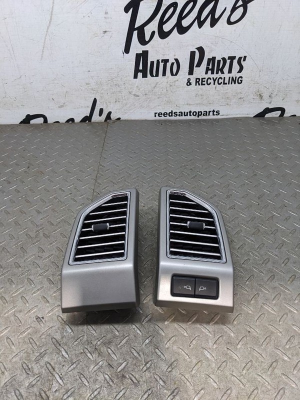 2015 - 2020 FORD F150 LARIAT INSTRUMENT PANEL DASH AIR VENT DUCT LEFT &119