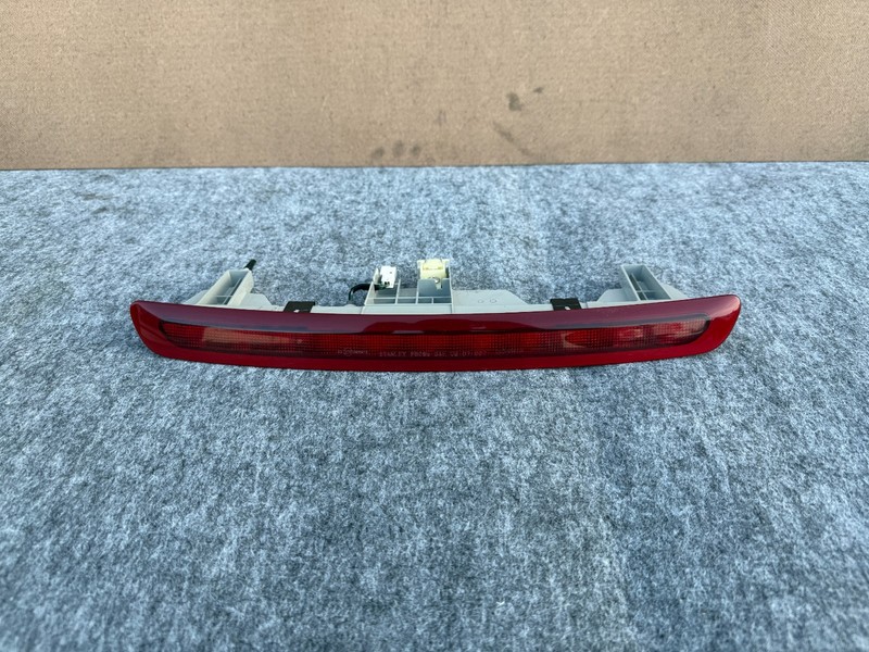 NISSAN 370Z COUPE 2009-2021 OEM REAR HIGH MOUNT 3RD STOP BRAKE LIGHT LAMP ASSY