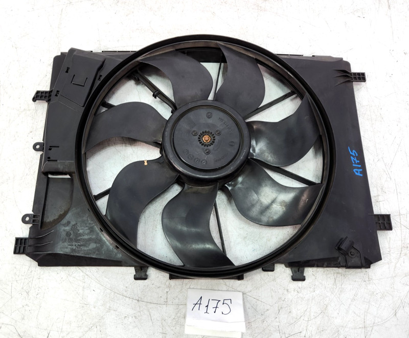 ✅ 12-14 OEM Mercedes W204 C250 Engine Radiator Cooling Fan Motor Assembly