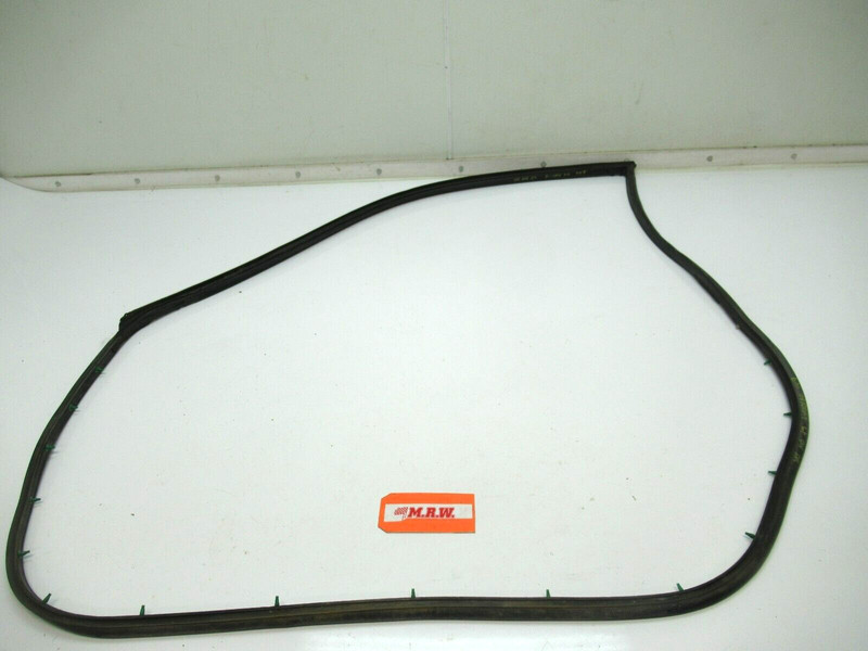 DOOR SEAL RUBBER WEATHER STRIP DRIVER LEFT FRONT ON DOOR for 01 02 03 04 05 RAV4