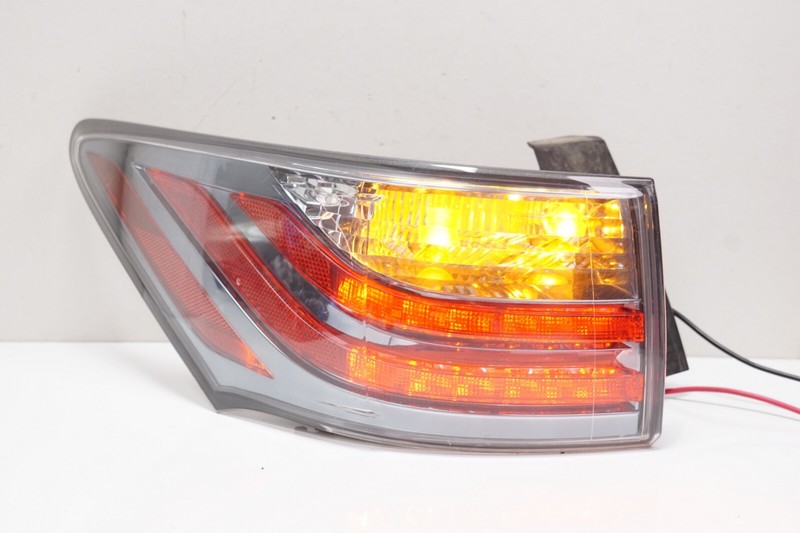 LEXUS CT200h Left LH Outer Tail Lamp Tail Light OEM 2011 - 2013