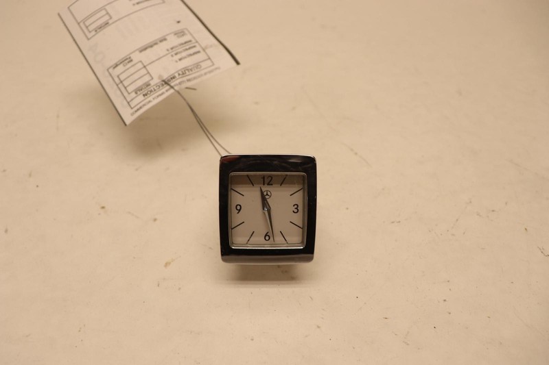 2012-2018 MERCEDES CLS550 DASH DASHBOARD CENTER ANALOG CLOCK OEM