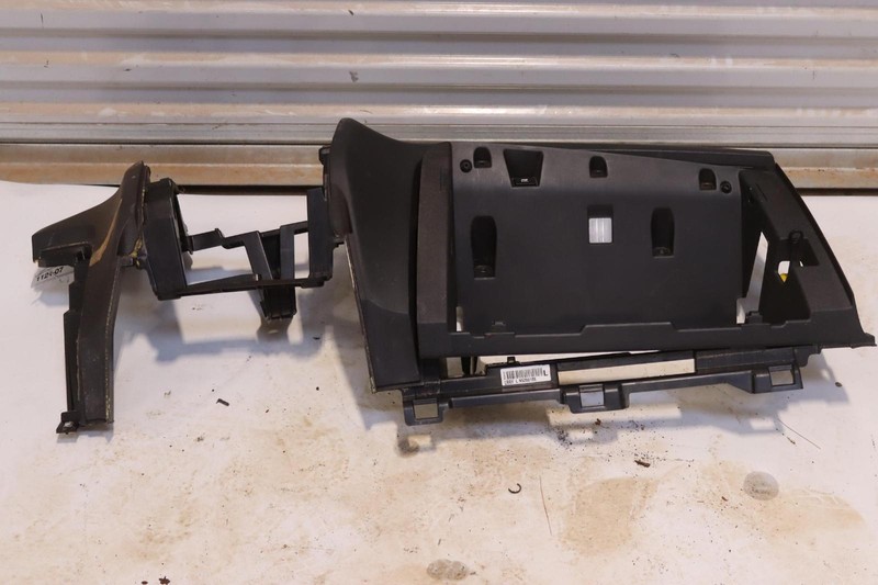 2015-2016 HYUNDAI GENESIS CENTER LOWER DASHBOARD GLOVE BOX TRIM PANEL OEM
