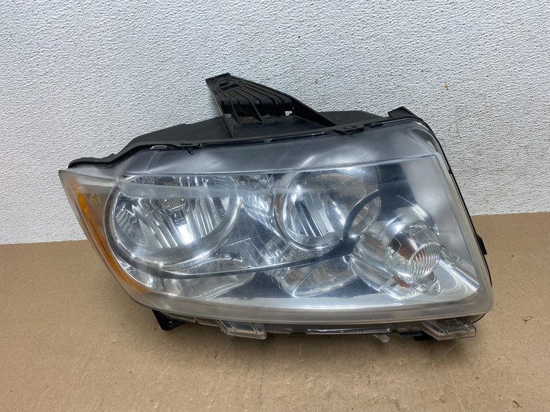2011-2013 Jeep Grand Cherokee Right Passenger Halogen Headlight AE6781 DW