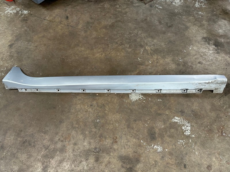 10-19 JAGUAR XJ RIGHT SKIRT ROCKER PANEL COVER MOLDING Silver OEM