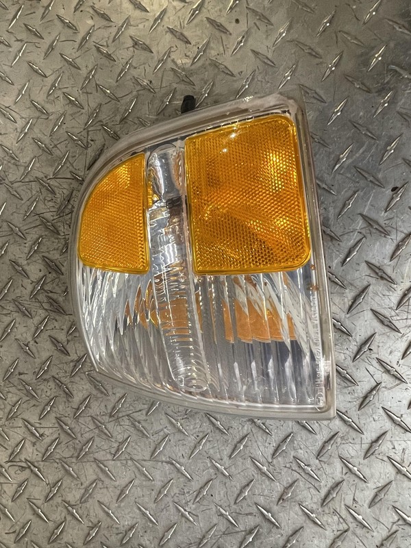 02-05 Ford Explorer Driver Left Parking Light Tested Oem