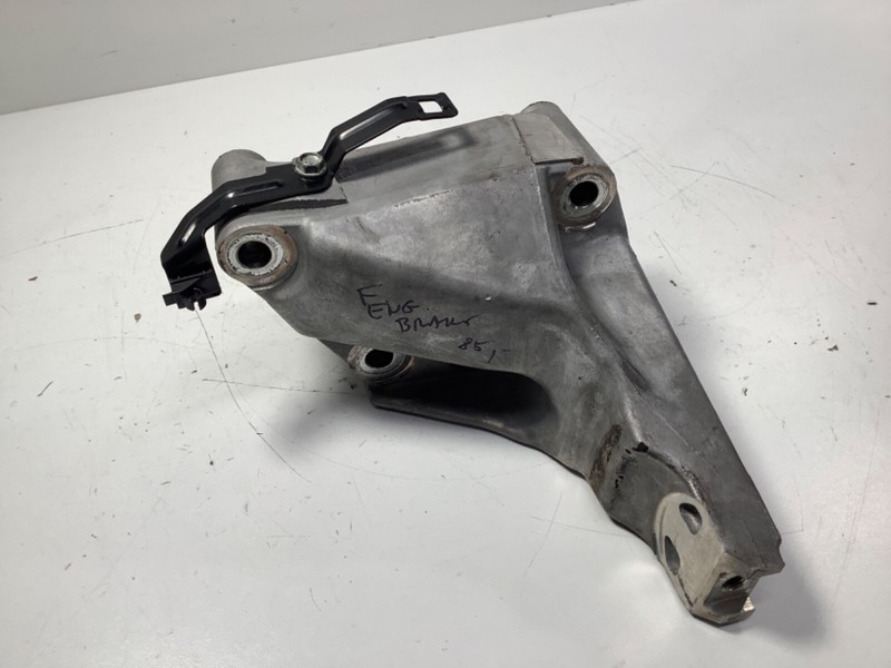 05-010 Honda Odyssey Rear Engine Mount Bracket 50610-SHJ-A00 OEM