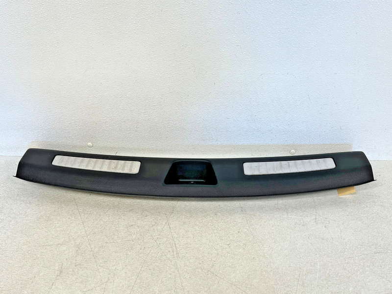 ⭐2019-2025 CADILLAC XT4 TRUNK LATCH LOCK SILL SCUFF PLATE TRIM COVER OEM LOT2679