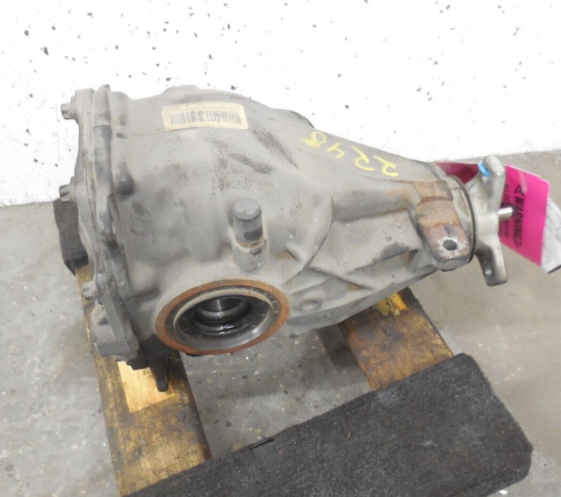 12-15 Mercedes-Benz SLK250 Rear Differential Carrier OEM Manual Trans 3.27 Ratio