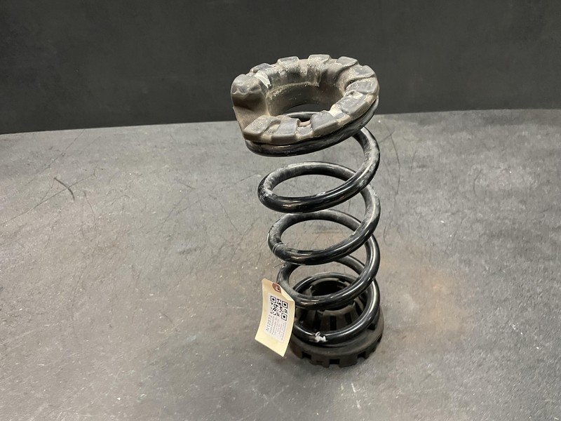 Rear Right Coil Spring 2020 Nissan Pathfinder 55020-9NF0B 2016 2017 2018 2019