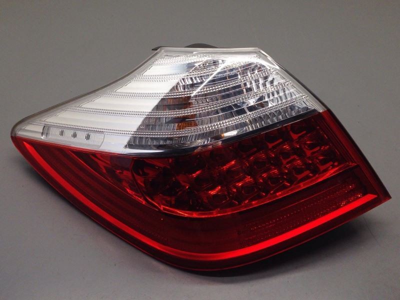 Left Driver Side Tail Light Lamp Fits 2009-2011 Hyundai Genesis Sedan 65955
