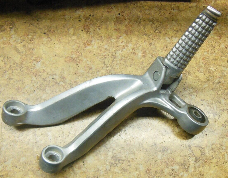 2002 Suzuki GSX-R1000 GSXR1 GSX GSXR1000 Right Rear Back Passenger Foot Peg Rest