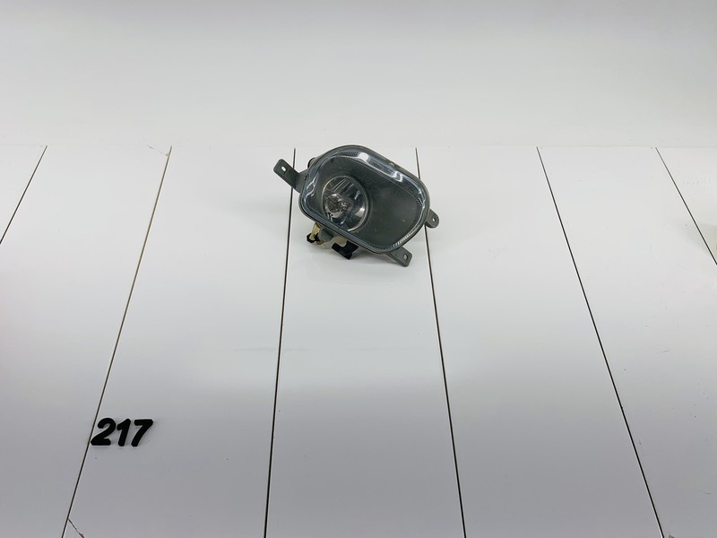 03-14 VOLVO XC90 FRONT RIGHT PASSENGER SIDE BUMPER FOG LIGHT LAMP OEM