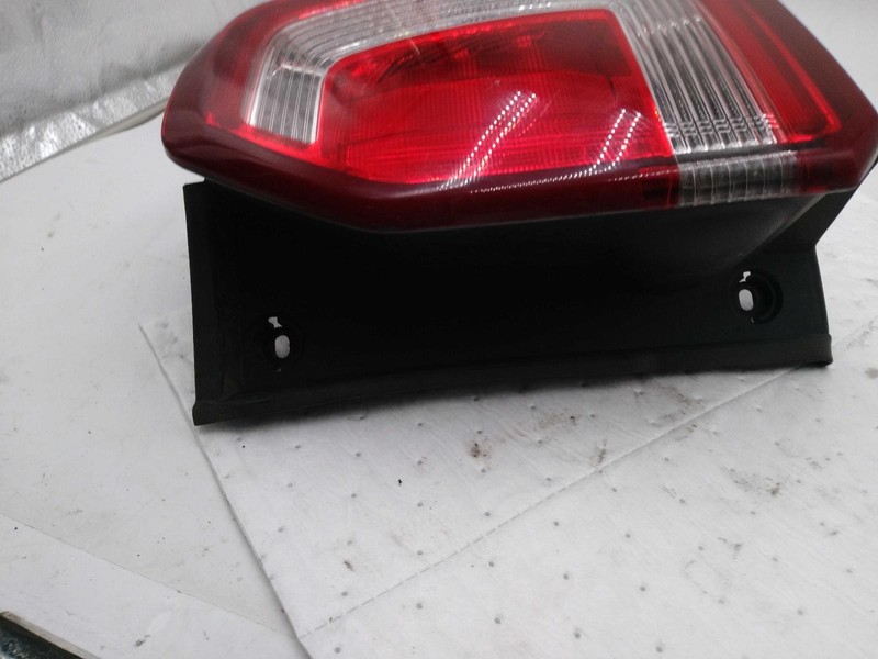 2016 Ford Explorer Left Tail Light Assembly White OEM 367572 90000 Miles