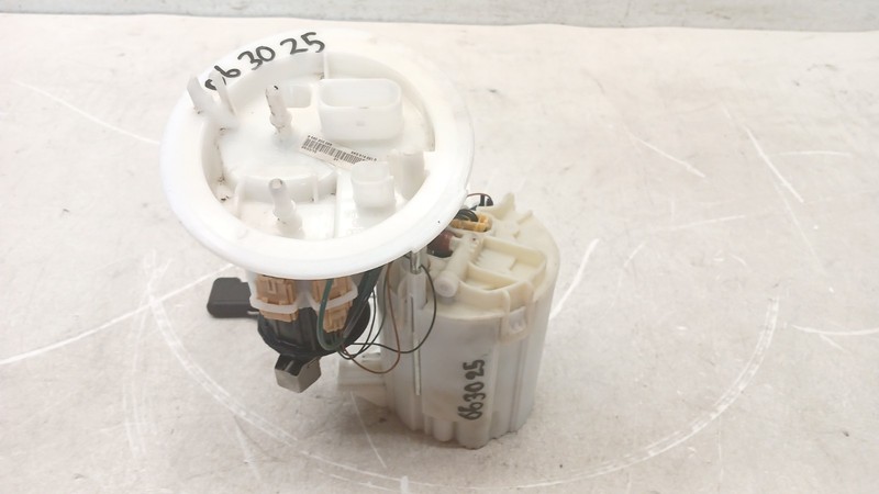 08-12 AUDI 8T A5 S5 B8 A4 S4 2013 RS5 FUEL PUMP ASSEMBLY LEVEL SENSOR OEM 063025