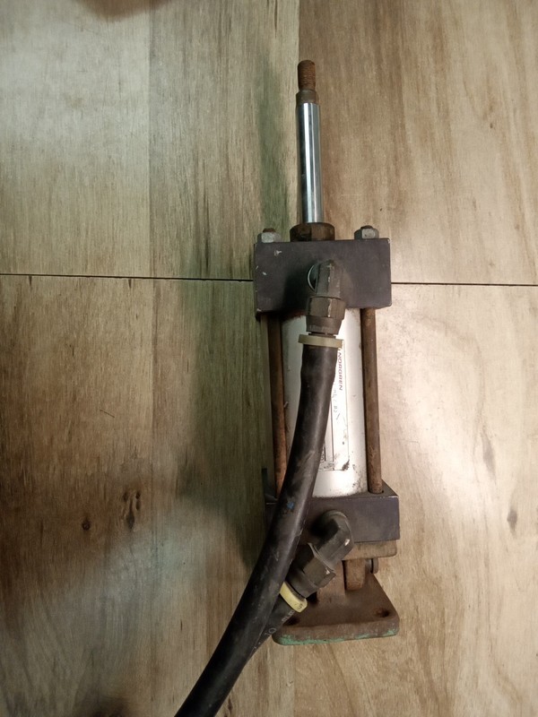 Norgren A2277A-Rev#3 Pneumatic Cylinder WParker Hose 7520-6 & Eye Bracket Mount