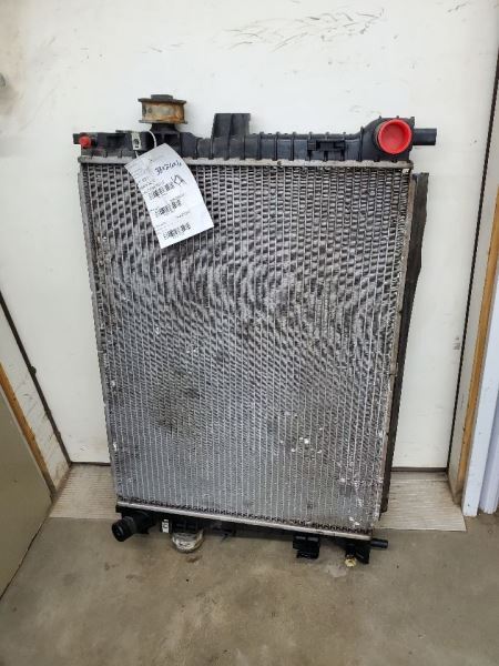 Radiator Fits 06-11 CROWN VICTORIA 276947
