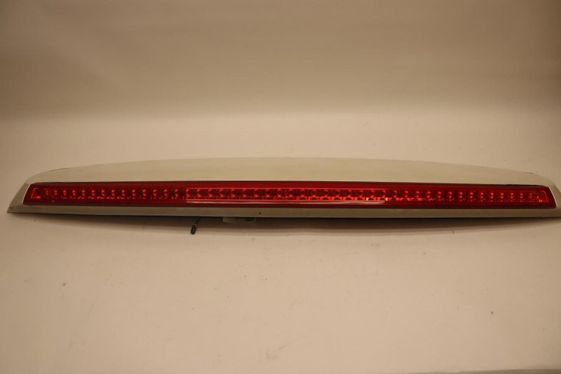 2007-2014 CADILLAC ESCALADE REAR TRUNK SPOILER THIRD ROW BRAKE LIGHT LAMP OEM