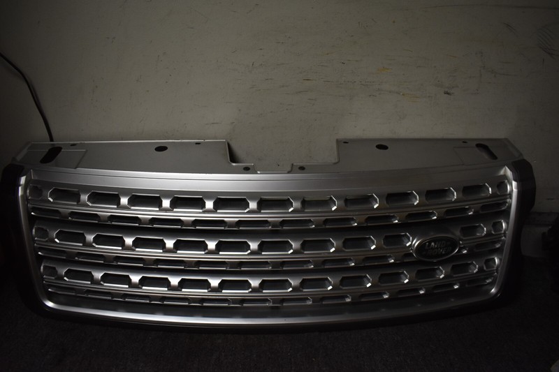 2014-2017 LAND ROVER HSE FRONT GRILLE FACTORY OEM