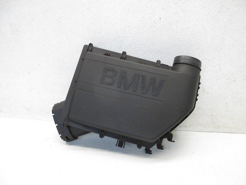 11-19 BMW F10 535i 640i ENGINE INTAKE HOUSING CLEANER BOX TUBE AIR OEM 102523