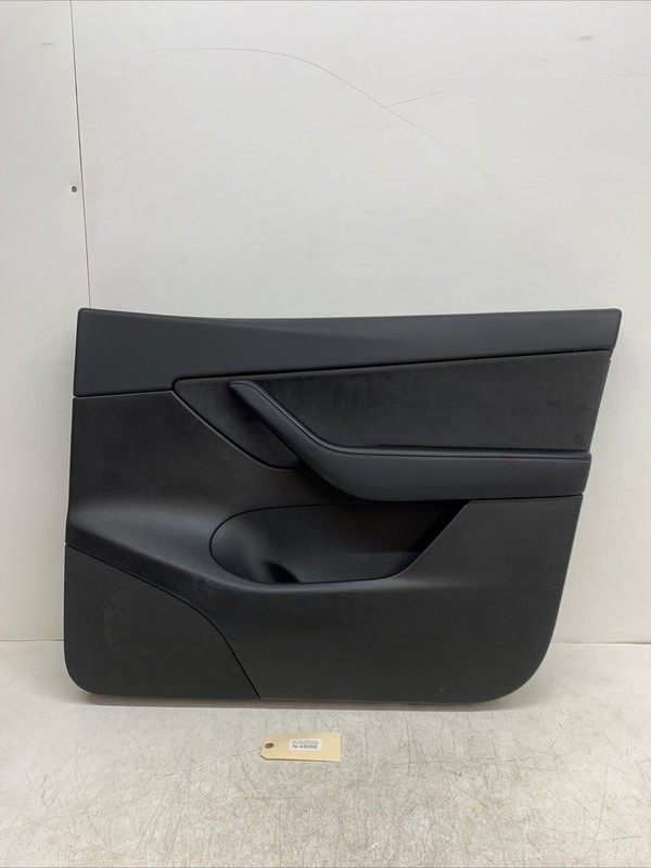 20-21 TESLA MODEL Y FRONTRIGHT DOOR PANEL White TRIM 1497295-81-C 48066 C1