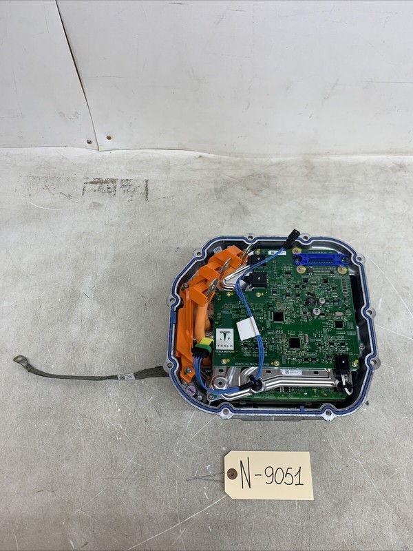 Tesla Model X Dual Motor Drive Unit Inverter Module 1034827-01-E 9051 U3