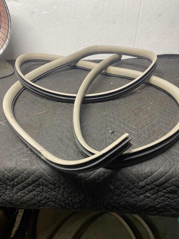 21012 Town And Country Left Rear Door Seal OEM