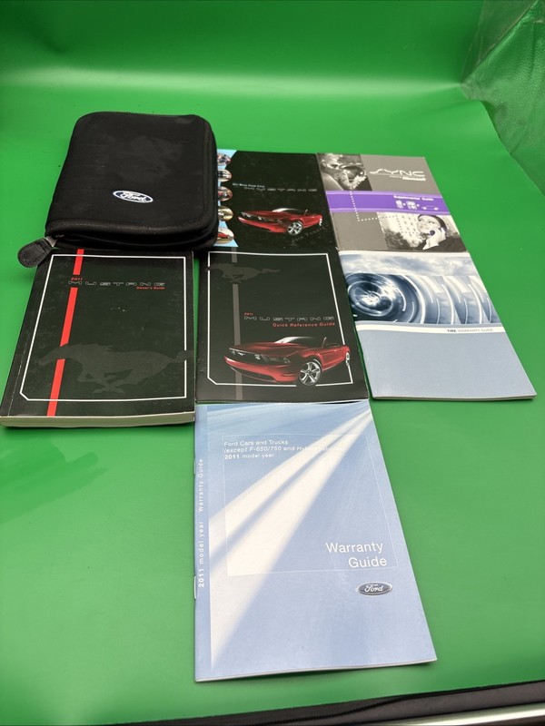 2011 Ford Mustang Owners Manual quick reference guide w/ Case Included