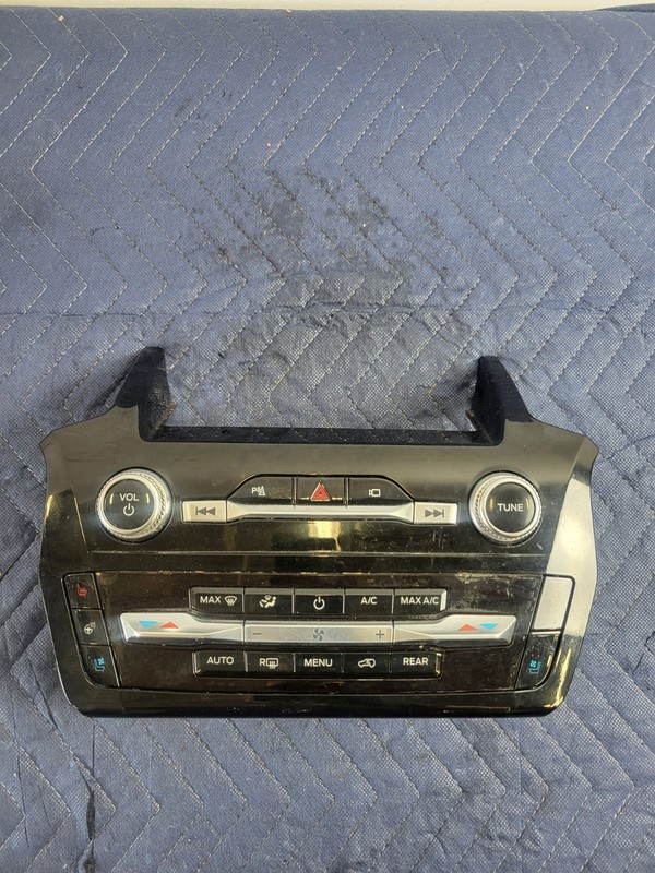 Used Oem Ford A/C Climate Temperature & Radio Control Panel 2020-2025 Explorer