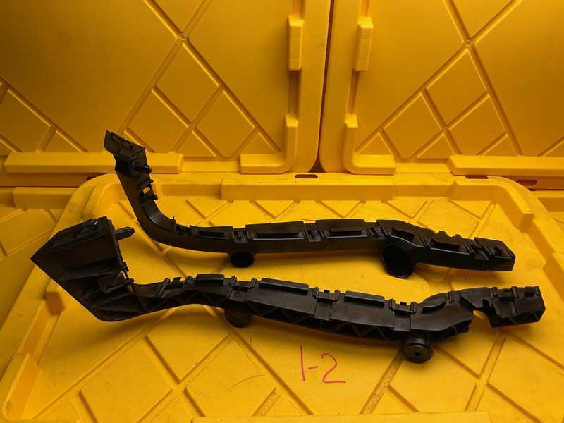 14-20 Dodge Journey Rear Bumper Outer Support Bracket 68190680AD/68190681AD OEM