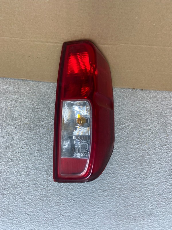 2005 to 2014 Nissan Frontier Right Passenger RH Side Tail light Oem AB3412 LK