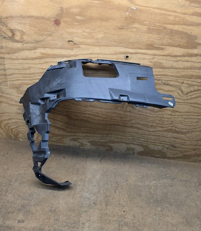 2017 2018 2019 AUDi Q7 Front Bumper Support Bracket Right RH Side OEM