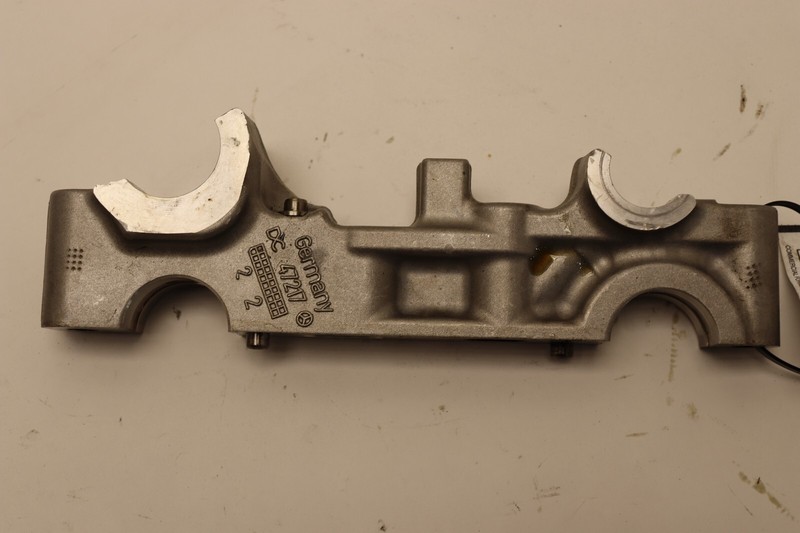 08-17 FREIGHTLINER CASCADIA 125 DD15 CAMSHAFT HOUSING BRACKET DC47217 OEM