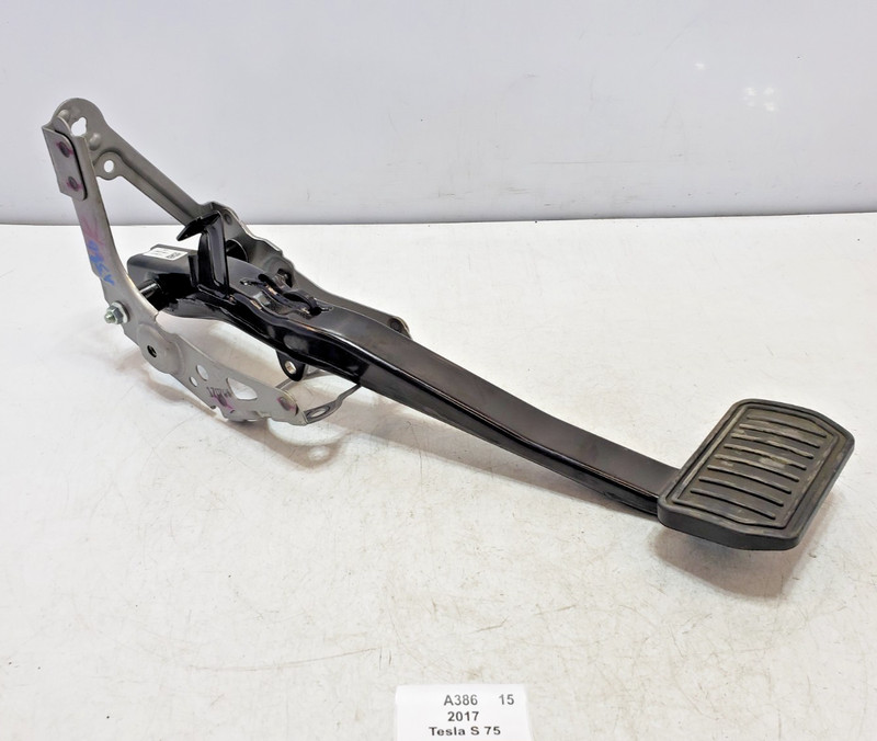✅ 2012-2020 OEM Tesla Model S Left Driver Brake Stop Pedal Sensor Assembly